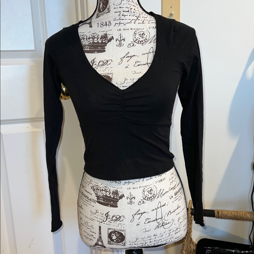 Brandy Melville Elegant Black V-Neck Long Sleeve John Galt